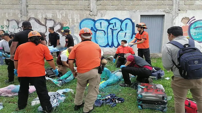 Trabajadores lesionados tras choque de camioneta en Banderilla 